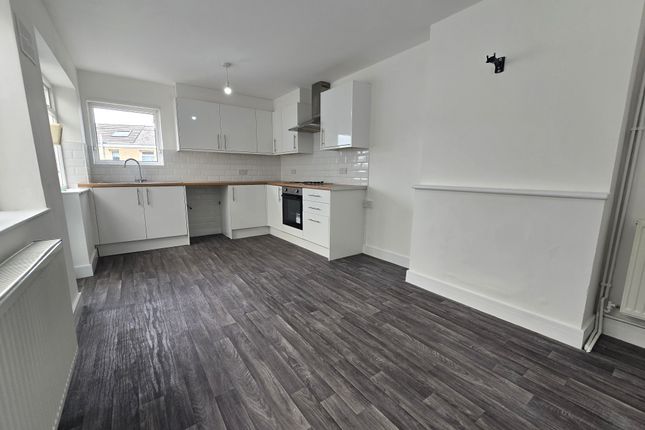 3 bed end terrace house