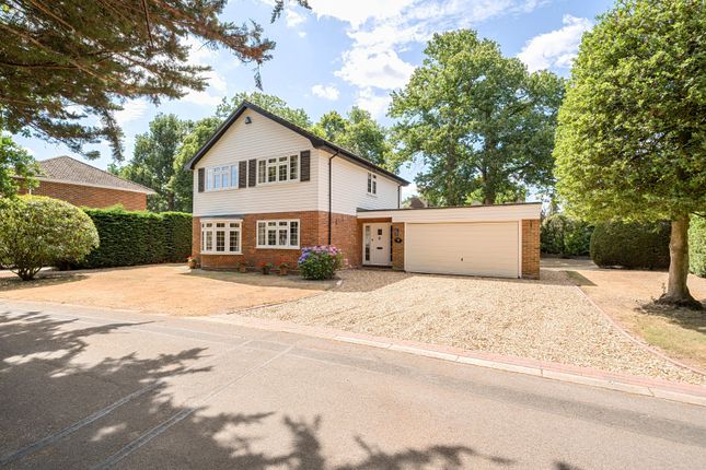 Crossacres, Woking GU22 4 bed detached house for sale
