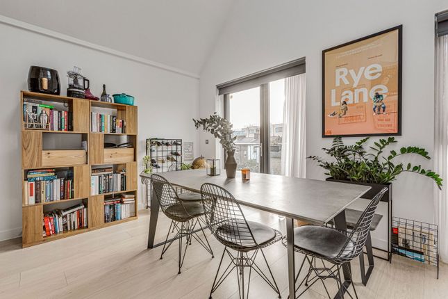 London  SE15 1 bed flat for sale