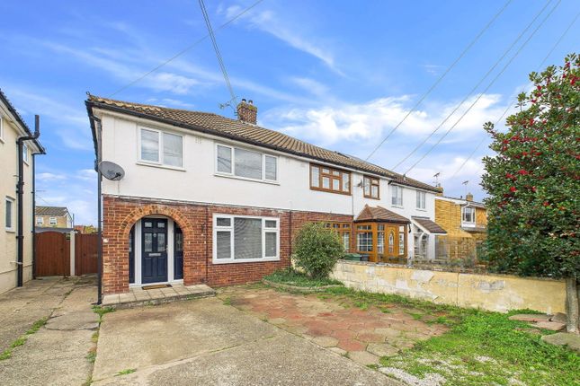 Strawberry Close, Braintree CM7 3 bed semi