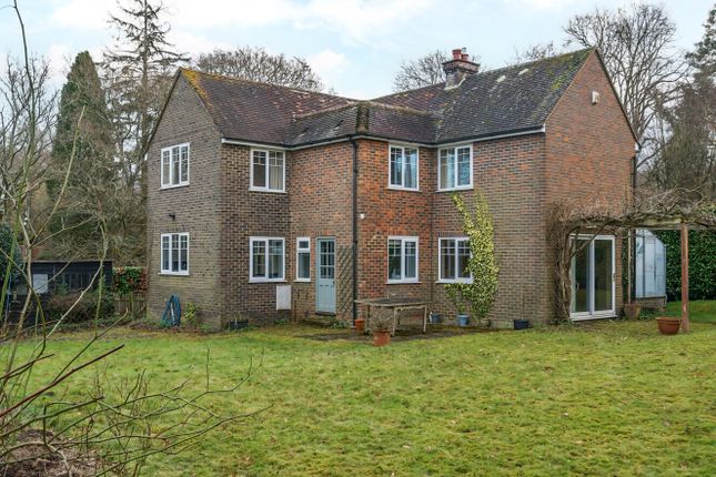 Hale House Lane, Farnham GU10 3 bed detached house for sale