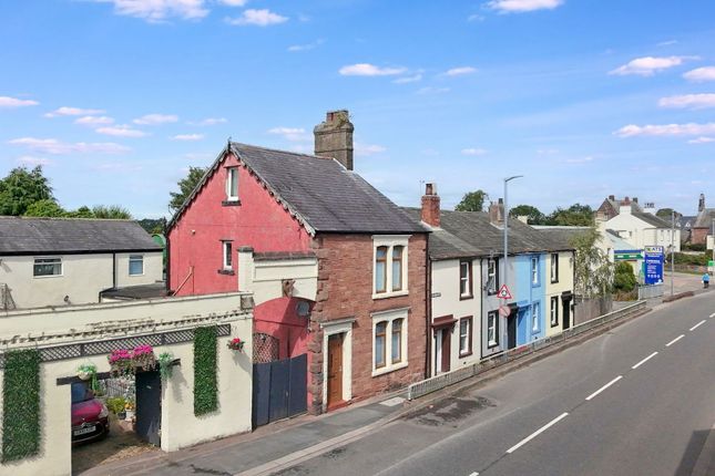 5 bedroom semi-detached house for sale