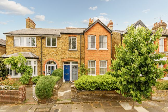 2 bedroom ground floor maisonette for sale