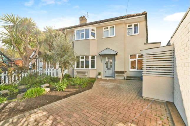5 bedroom semi-detached house for sale