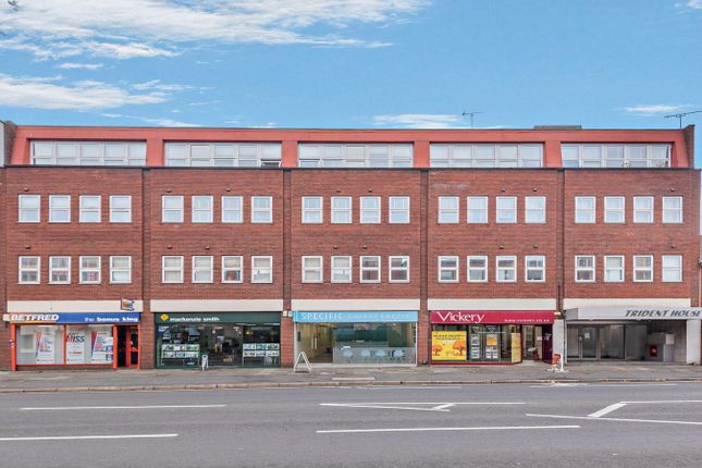 Victoria Road, Farnborough, GU14 1 bed flat for sale