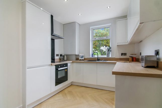 3 bedroom flat for sale