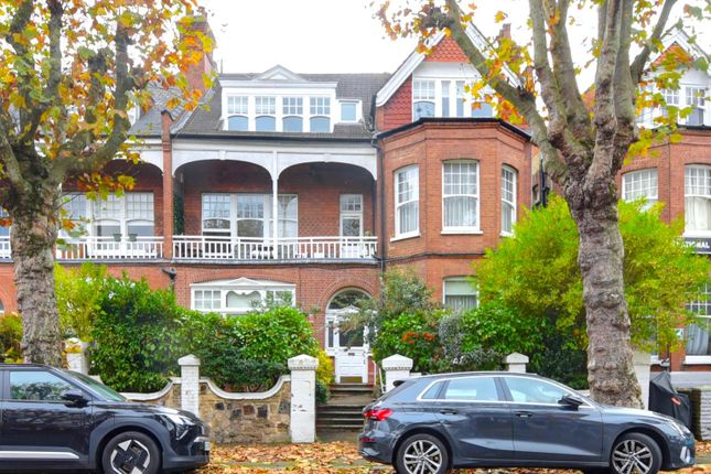 Queens Avenue, Muswell Hill, N10 1 bed apartment for sale