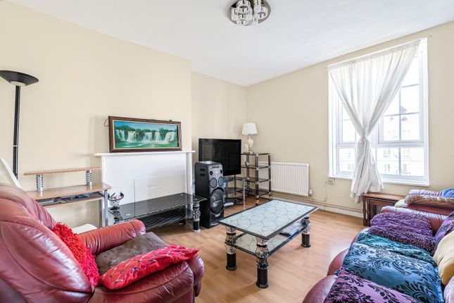 3 bedroom flat for sale