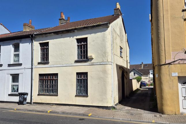 5 bedroom end of terrace house for sale