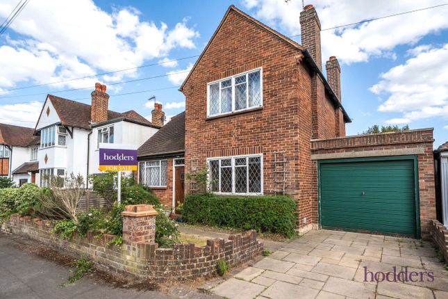 Vicarage Avenue, Egham, Surrey, TW20 3 bed detached house for sale