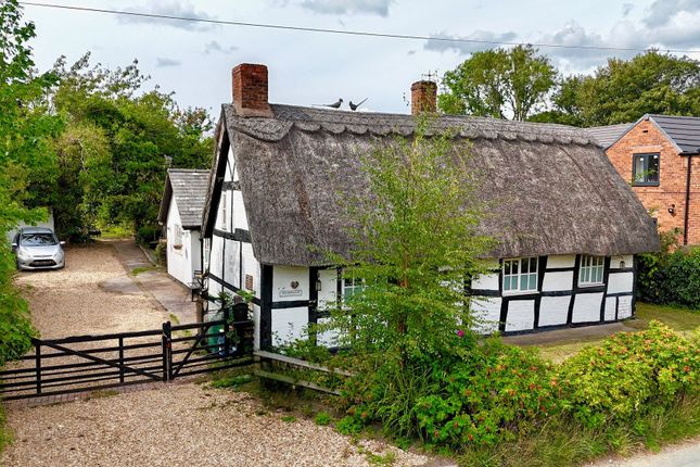 15 Moreton Street, Whitchurch SY13 5 bed detached house for sale