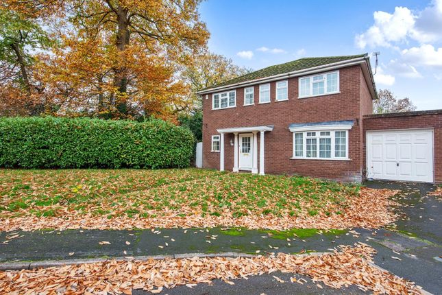 Burnsall Close, Hampshire GU14 4 bed link detached house for sale