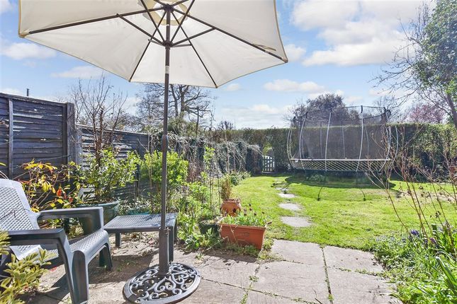 4 bedroom end of terrace house for sale