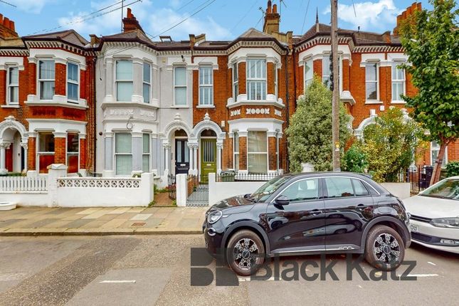 3 bedroom flat for sale