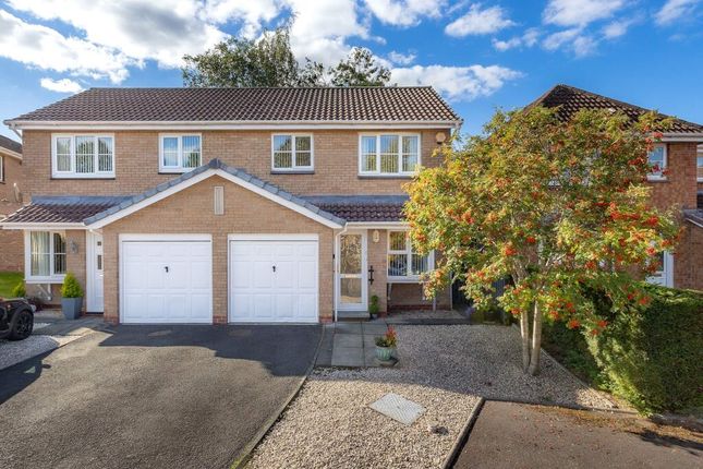 Kaims Gardens, Livingston EH54 3 bed semi