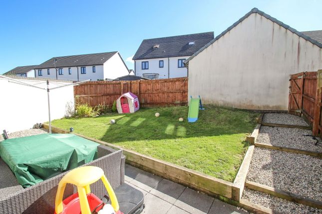 3 bed end terrace house