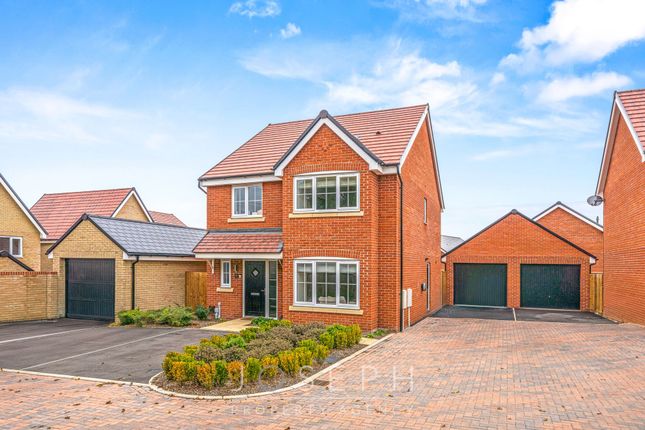 Woodpecker Close, Bramford, IP8 4 bed detached house for sale