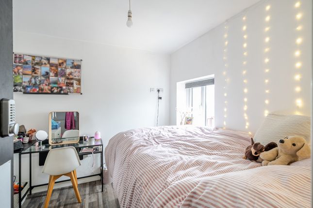 Roycroft Road, Bristol, BS34 6 bed semi