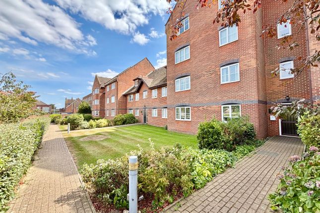 Hastings Road, Bexhill on Sea, TN40 2 bed ground floor flat for sale