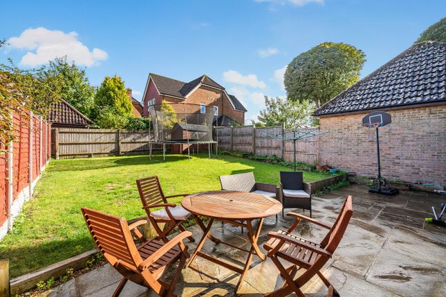 Bishops Field, Aston Clinton, Bucks... 4 bed detached house for sale