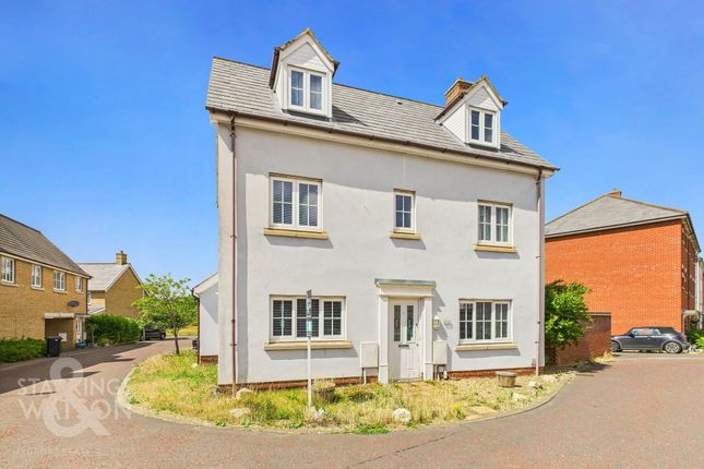 5 bed detached house