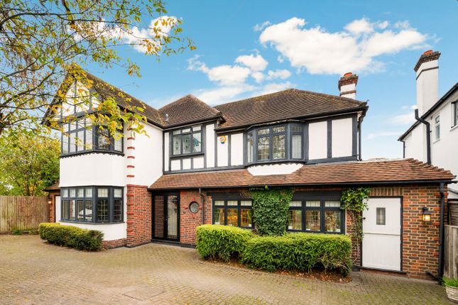 5 bed detached house