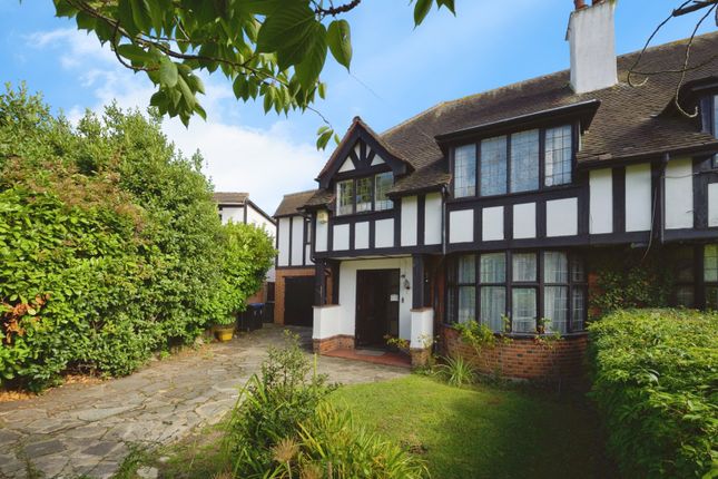 6 bedroom semi-detached house for sale