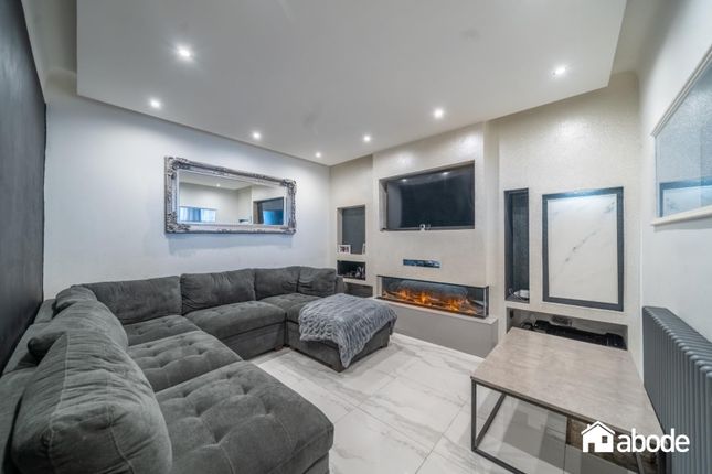 5 bedroom semi-detached house for sale