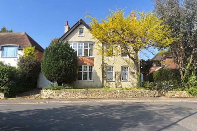 Hythe/Saltwood 5 bed detached house for sale