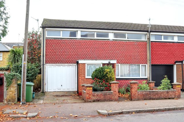 Primrose Road, Hersham KT12 3 bed end of terrace house for sale