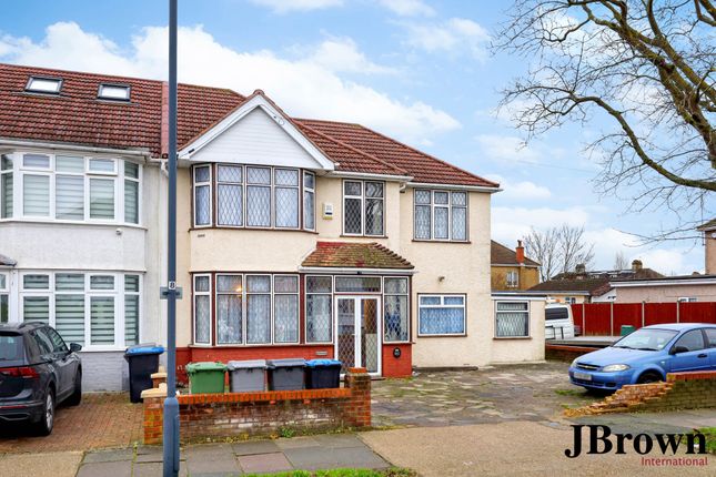 North Way, London, NW9 5 bed end of terrace house for sale