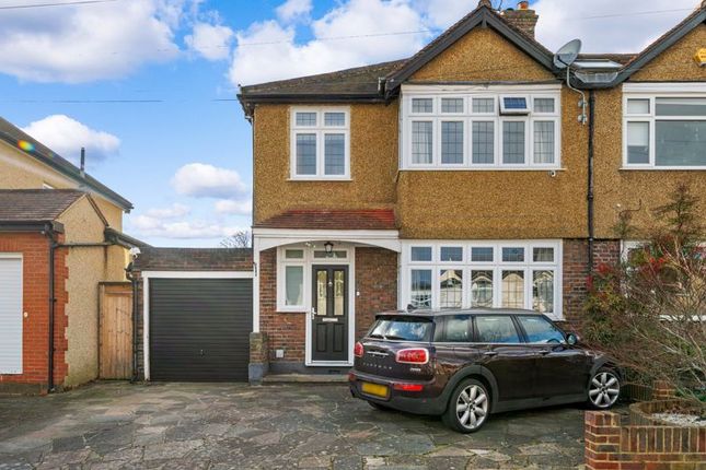 Lynwood Drive, Worcester Park 3 bed semi