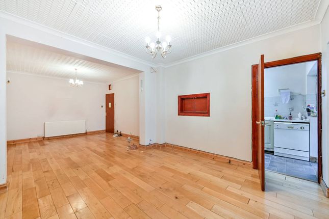 Francis Road, Hounslow, TW4 6 bed end of terrace house for sale