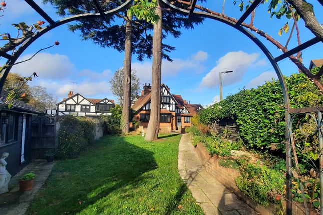 St. Catherines Road, Broxbourne 3 bed detached house for sale