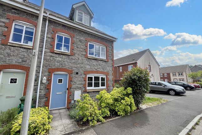 3 bedroom town house for sale
