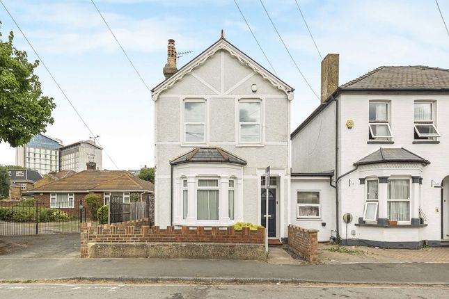 Cromwell Road, Feltham TW13 3 bed detached house for sale
