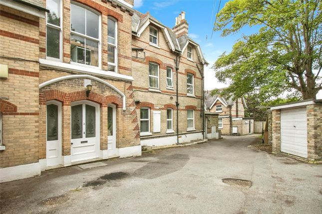 4 bed flat