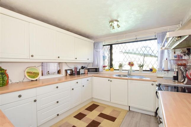 4 bed detached house
