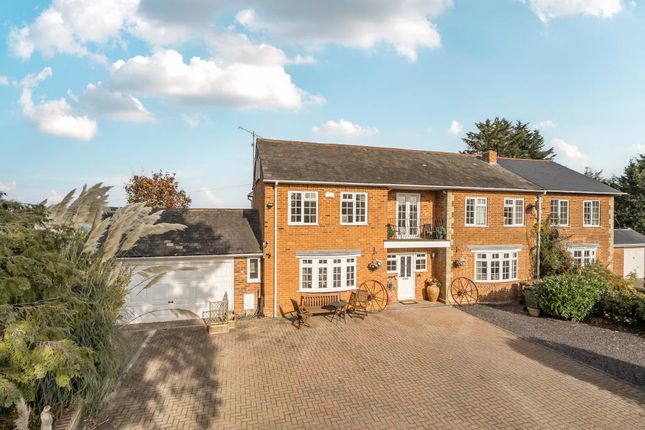 5 bedroom semi-detached house for sale