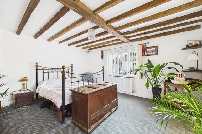 Rea Lane, Hempsted 4 bed detached house for sale