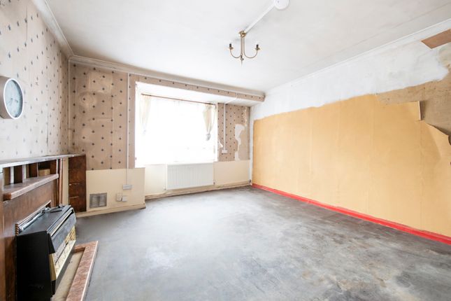 3 bedroom flat for sale