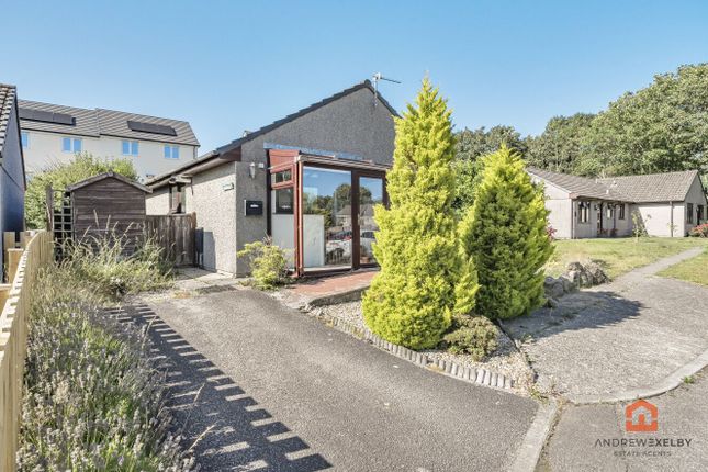 Barnfield Gardens, Penzance TR18 2 bed semi