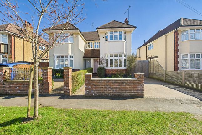 Rosehill Avenue, Surrey GU21 3 bed semi