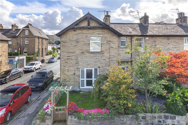 Ash Street, Ilkley, West Yorkshire, LS29 3 bed end of terrace house for sale