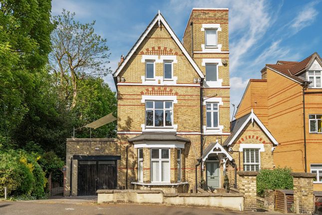 Crystal Palace Park Road, London, SE26 3 bed flat for sale