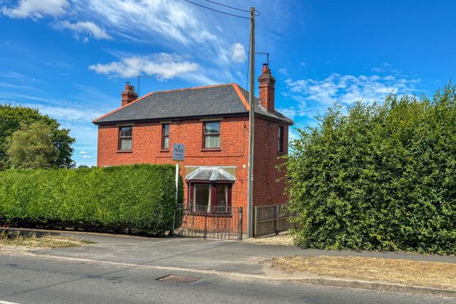 Jacklyns Lane, Alresford, Hampshire 3 bed detached house for sale