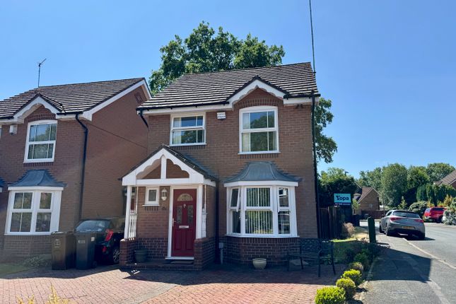 3 bedroom link detached house for sale