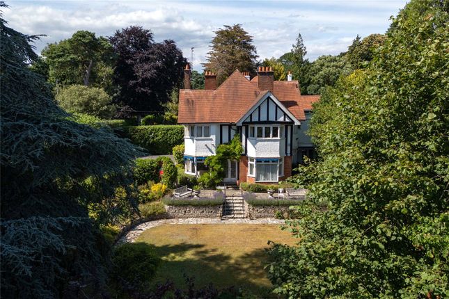 6 bedroom detached house for sale