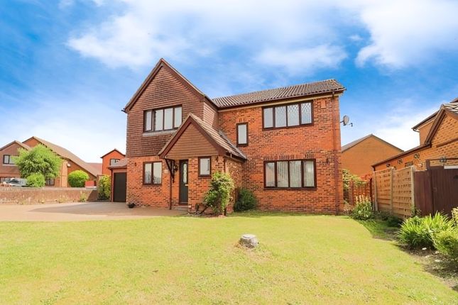 Drew Close, Poole BH12 4 bed detached house for sale