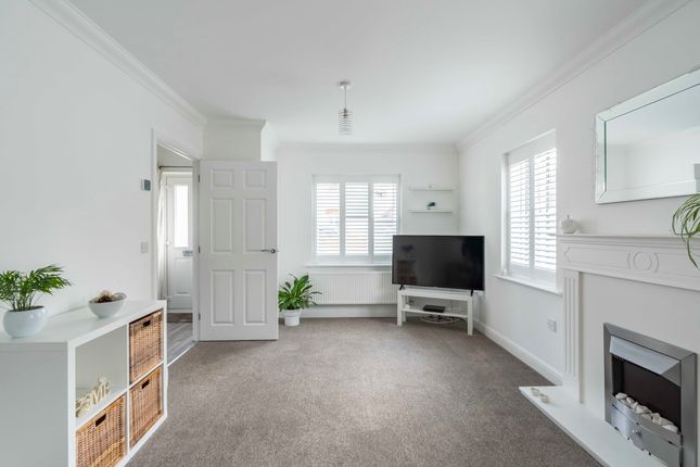 3 bedroom link detached house for sale